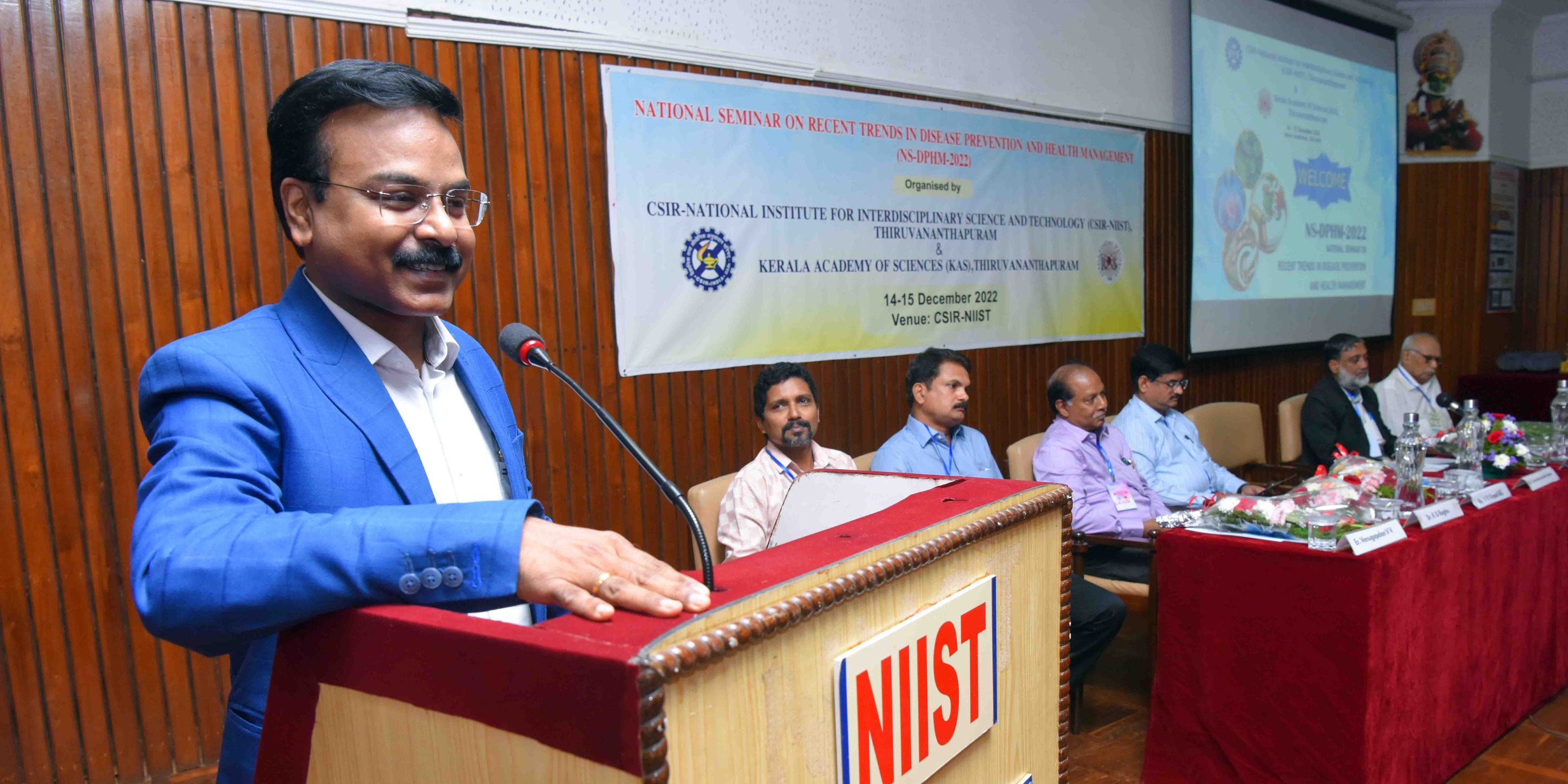 रोग निवारण और स्वास्थ्य प्रबंधन में हालिया रुझानों (एनएस-डीपीएचएम-2022) पर 14-15 दिसंबर 2022 को दो दिवसीय राष्ट्रीय संगोष्ठी का उद्घाटन 