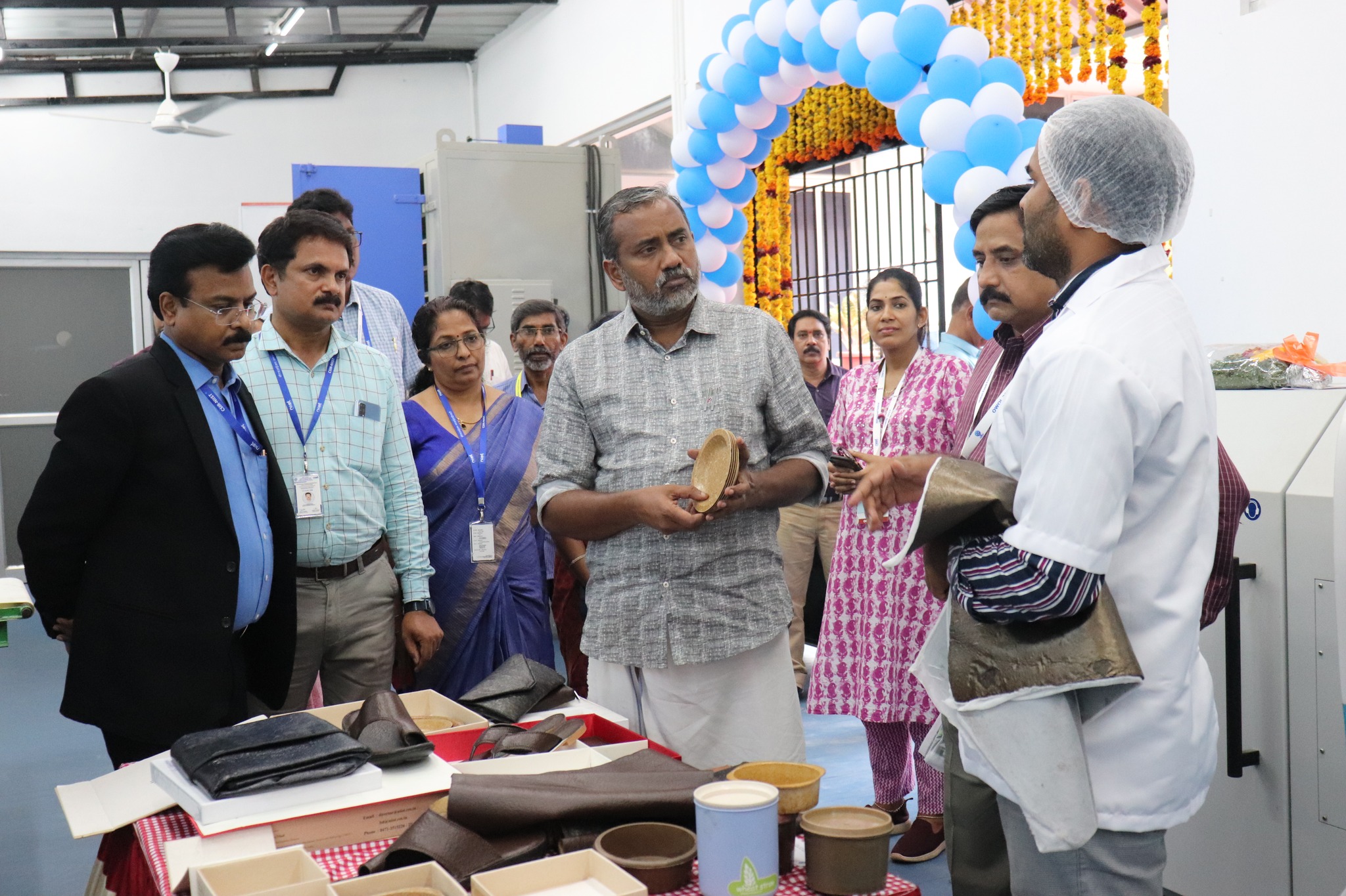 माननीय खाद्य और सार्वजनिक वितरण विभाग मंत्री, केरल सरकार, श्री जीआर अनिल और माननीय कृषि मंत्री, श्री पी प्रसाद ने सीएसआईआर-एनआईआईएसटी का दौरा किया और ओडब्ल्यूओएल कार्यक्रम और मोटा अनाज महोत्सव में भाग लिया। 