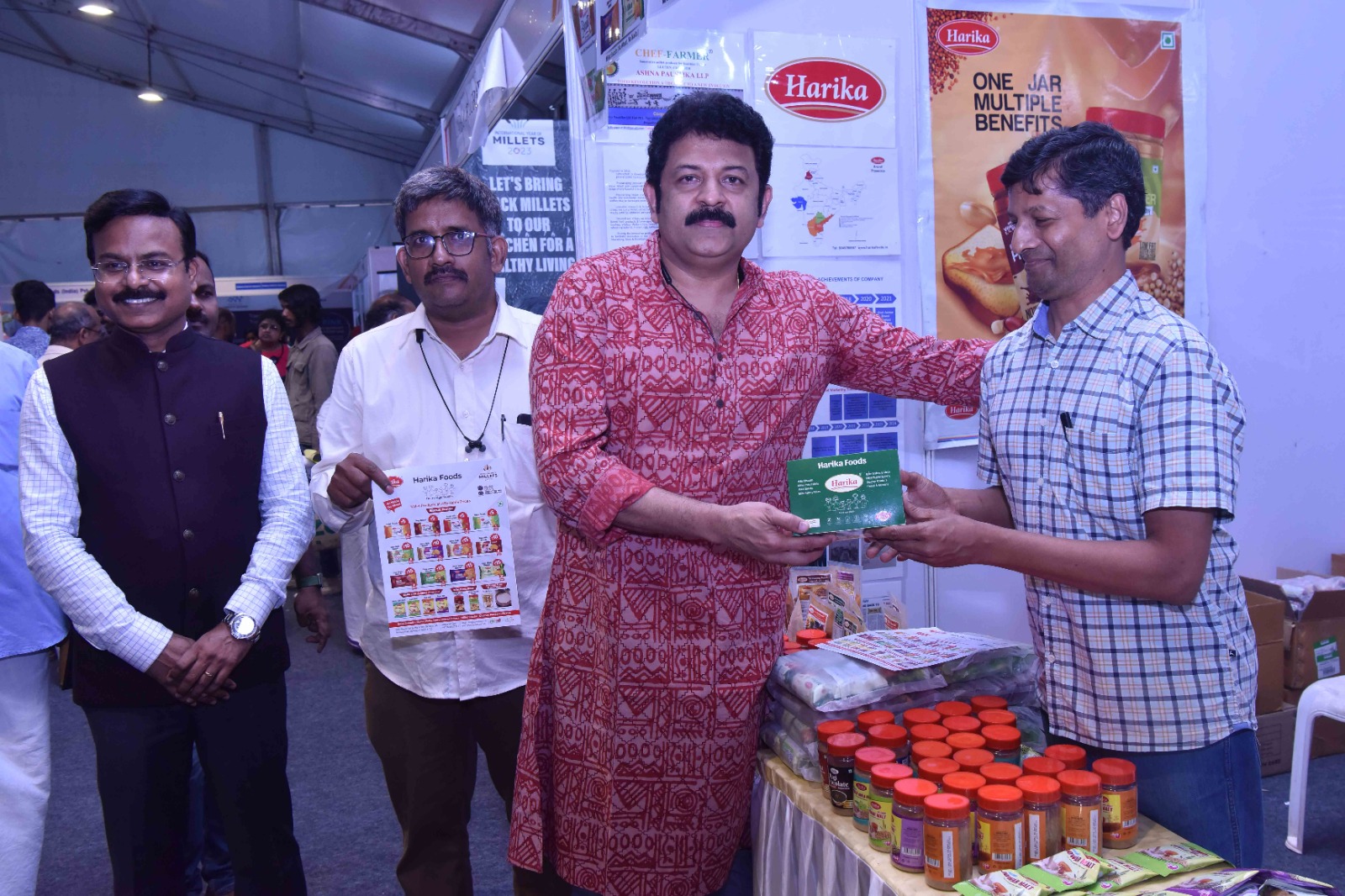 പ്രശസ്ത നടൻ ശ്രീ. കൃഷ്ണ കുമാർ CSIR-NIIST സന്ദർശിക്കുകയും OWOL പ്രോഗ്രാമിലും മില്ലറ്റ് ഫെസ്റ്റിവലിലും പങ്കെടുക്കുകയും ചെയ്തു