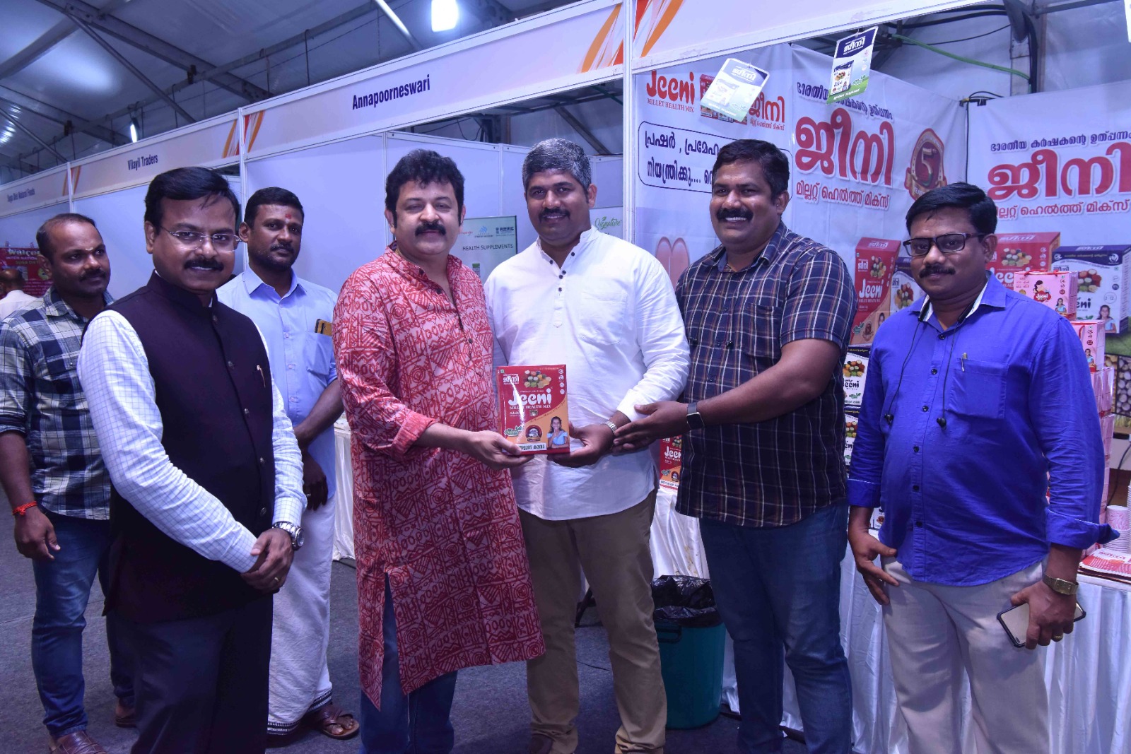 പ്രശസ്ത നടൻ ശ്രീ. കൃഷ്ണ കുമാർ CSIR-NIIST സന്ദർശിക്കുകയും OWOL പ്രോഗ്രാമിലും മില്ലറ്റ് ഫെസ്റ്റിവലിലും പങ്കെടുക്കുകയും ചെയ്തു