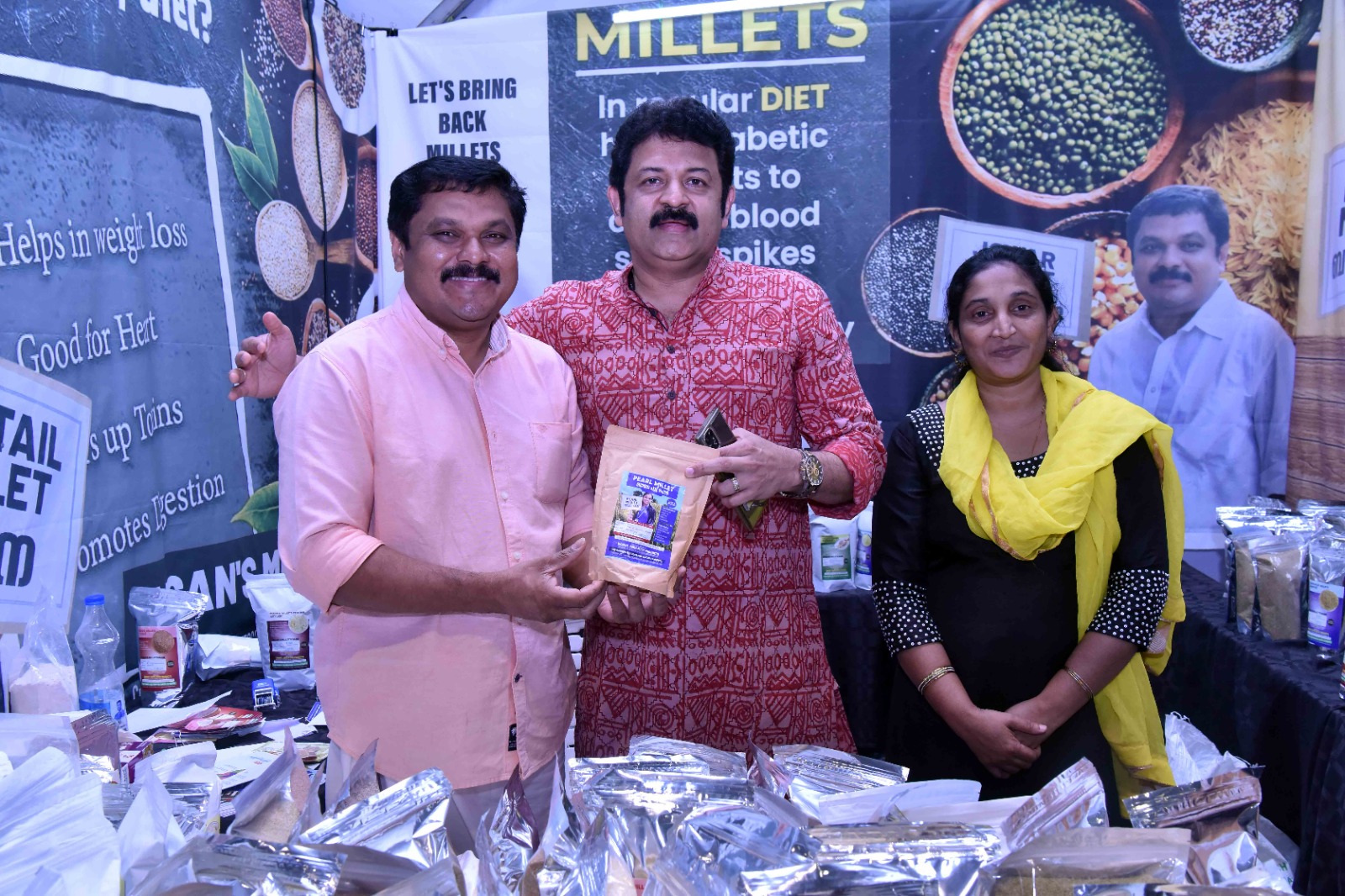 പ്രശസ്ത നടൻ ശ്രീ. കൃഷ്ണ കുമാർ CSIR-NIIST സന്ദർശിക്കുകയും OWOL പ്രോഗ്രാമിലും മില്ലറ്റ് ഫെസ്റ്റിവലിലും പങ്കെടുക്കുകയും ചെയ്തു