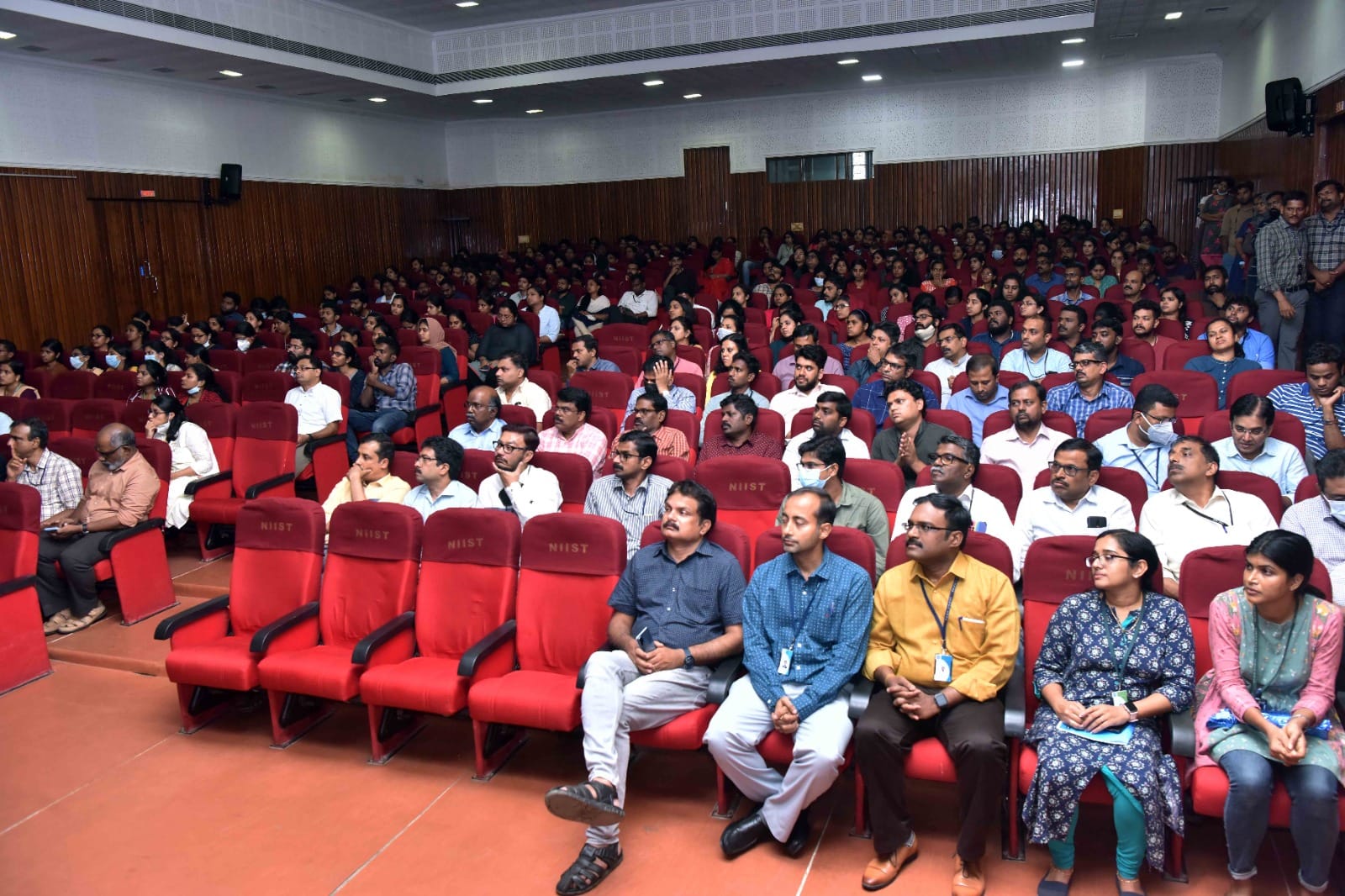 संस्थान संगोष्ठी श्रृंखला के लिए, डॉ. नवांग चुन्जी शेर्पा, वैज्ञानिक, एमपीटीडी ने "जैव ईंधन और बायोपॉलिमर उत्पादन में कवक के अनुप्रयोग" पर एक व्याख्यान दिया।