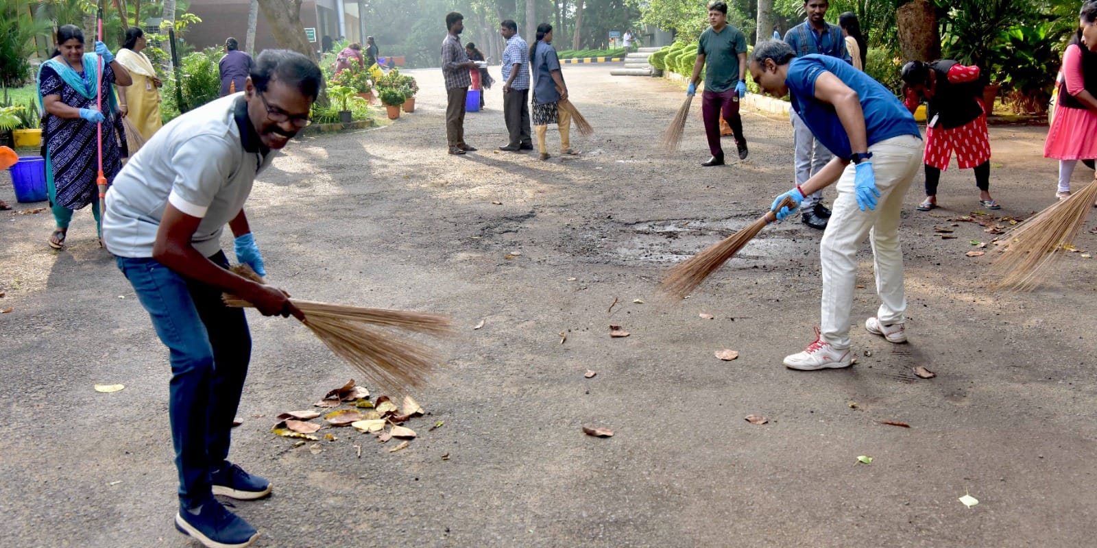 स्वच्छता पखवाड़ा 2024 के तहत सीएसआईआर-एनआईआईएसटी परिसर में सफाई गतिविधियाँ