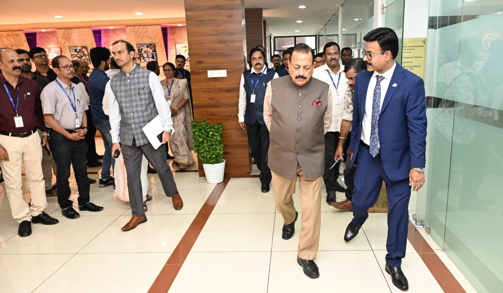 Dr. Jitendra Singh, Hon’ble Minister of Science & Technology, inaugurated the newly established exhibition area at CSIR-NIIST