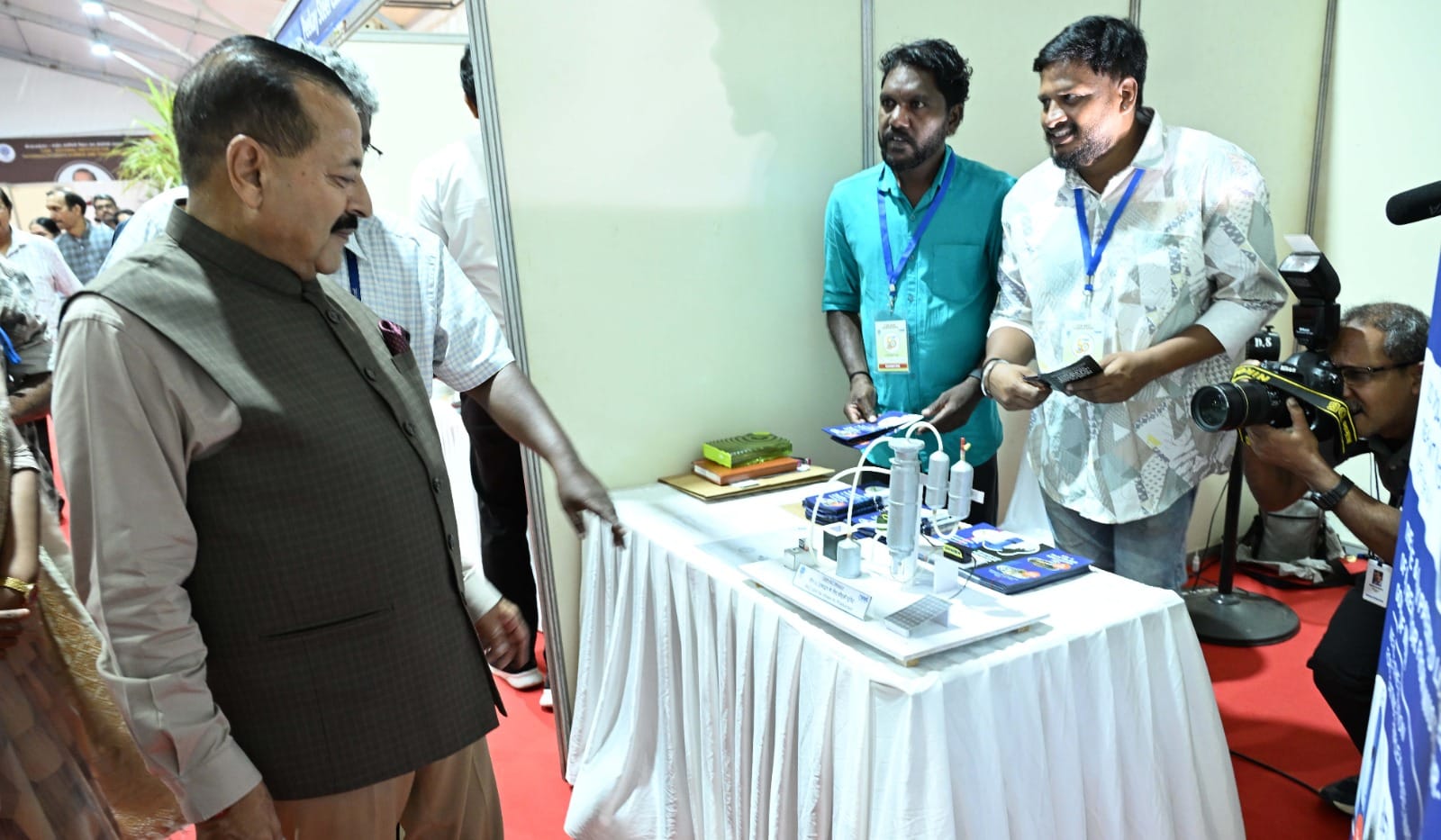 Dr. Jitendra Singh, Hon’ble Minister of Science & Technology, inaugurated the CSIR-NIIST Startup Expo