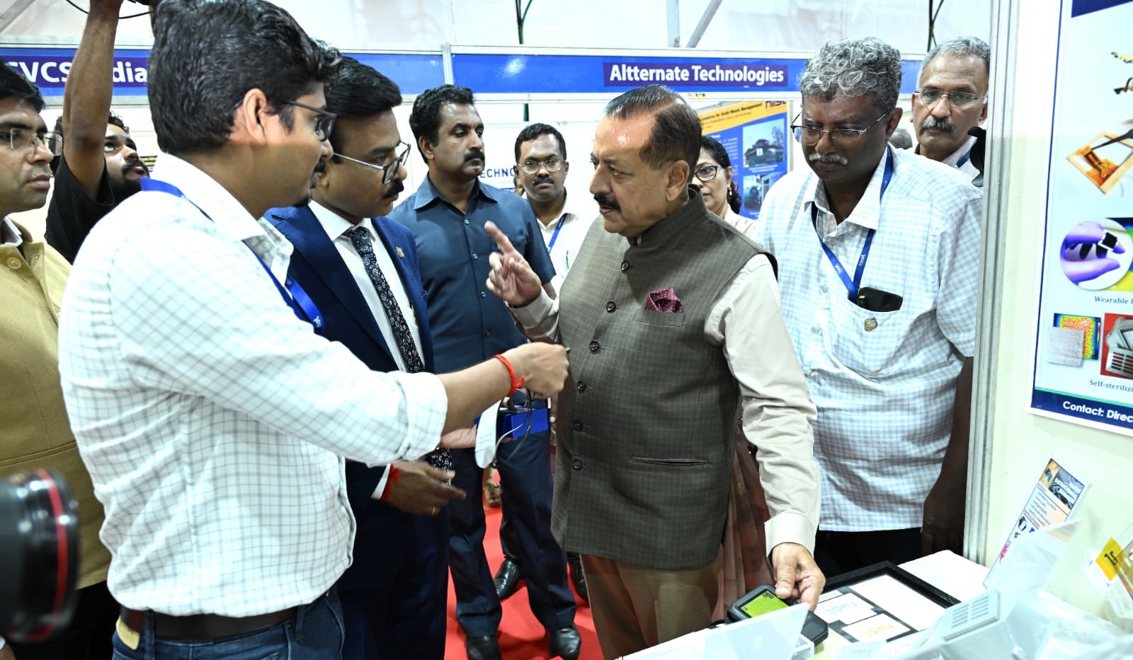 Dr. Jitendra Singh, Hon’ble Minister of Science & Technology, inaugurated the CSIR-NIIST Startup Expo