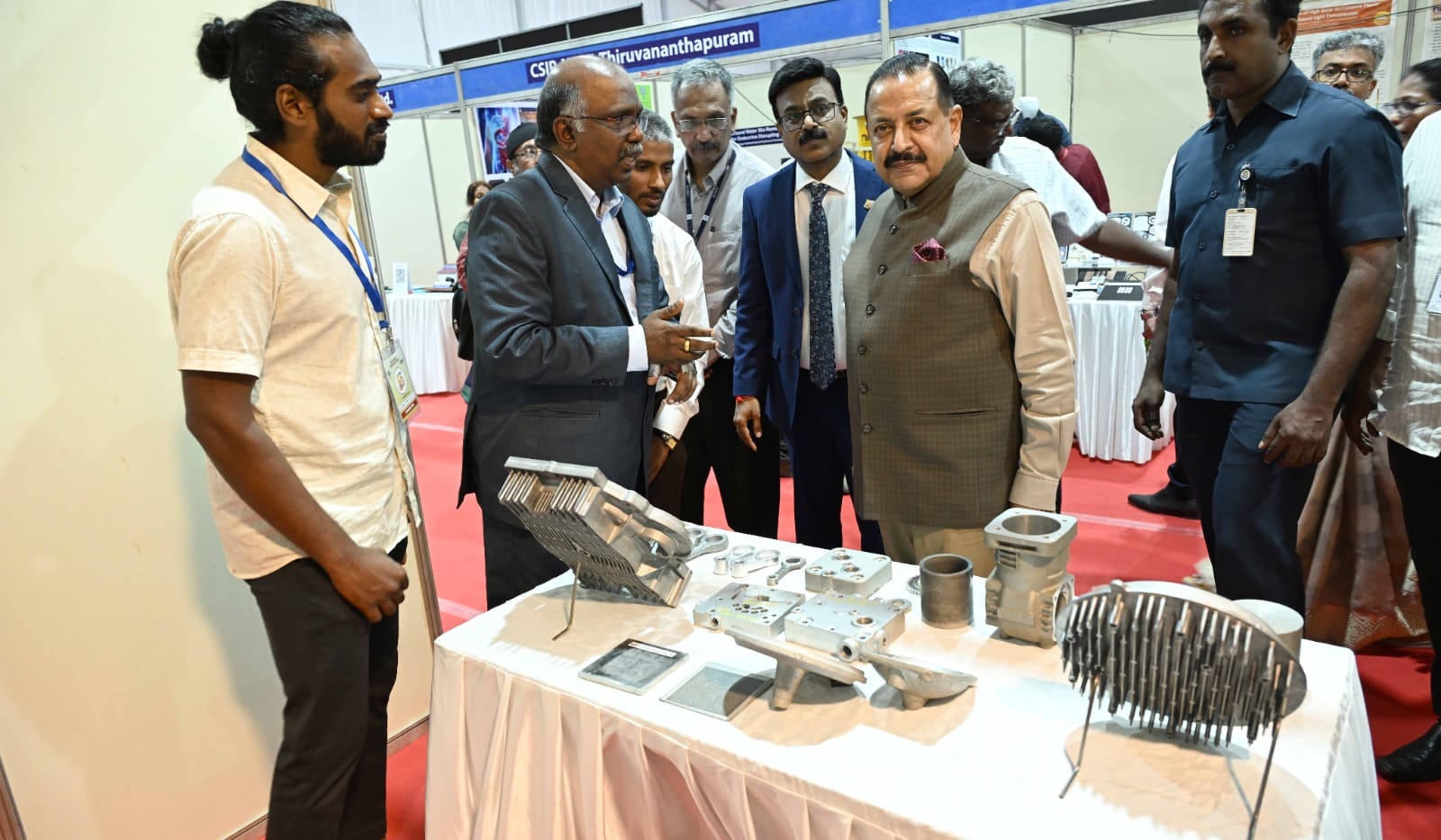 Dr. Jitendra Singh, Hon’ble Minister of Science & Technology, inaugurated the CSIR-NIIST Startup Expo