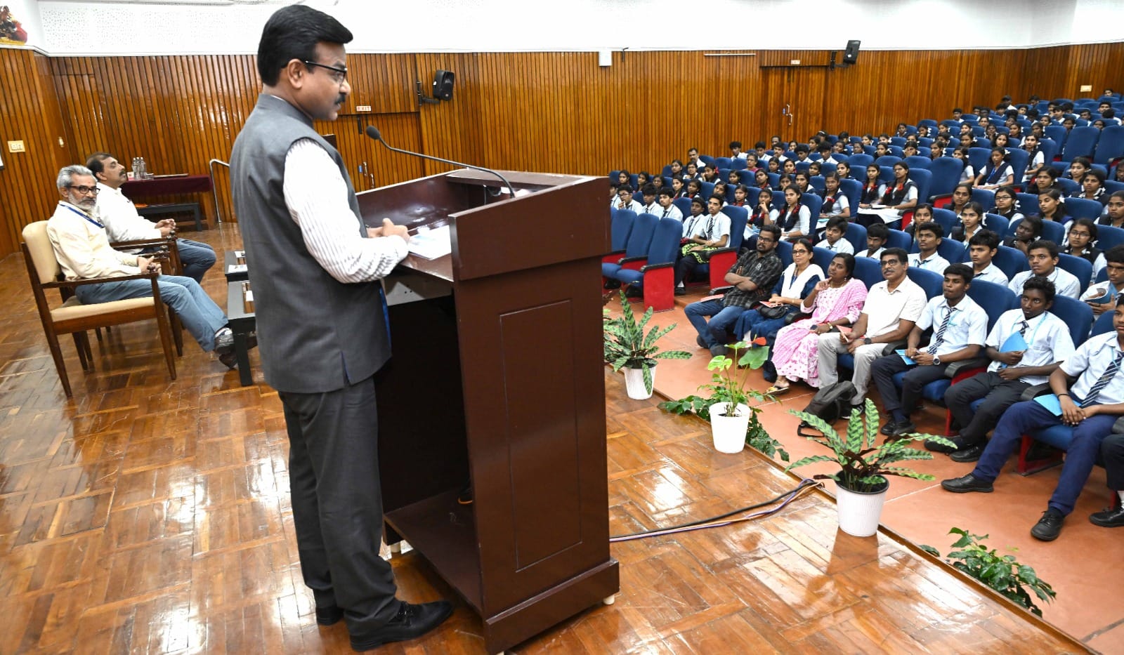 Dr. C. Anandharamakrishnan, Director CSIR-NIIST, inaugurated Jigyasa Science Outreach Program organized for students of five Jawahar Navodaya Vidyalayas at CSIR-NIIST