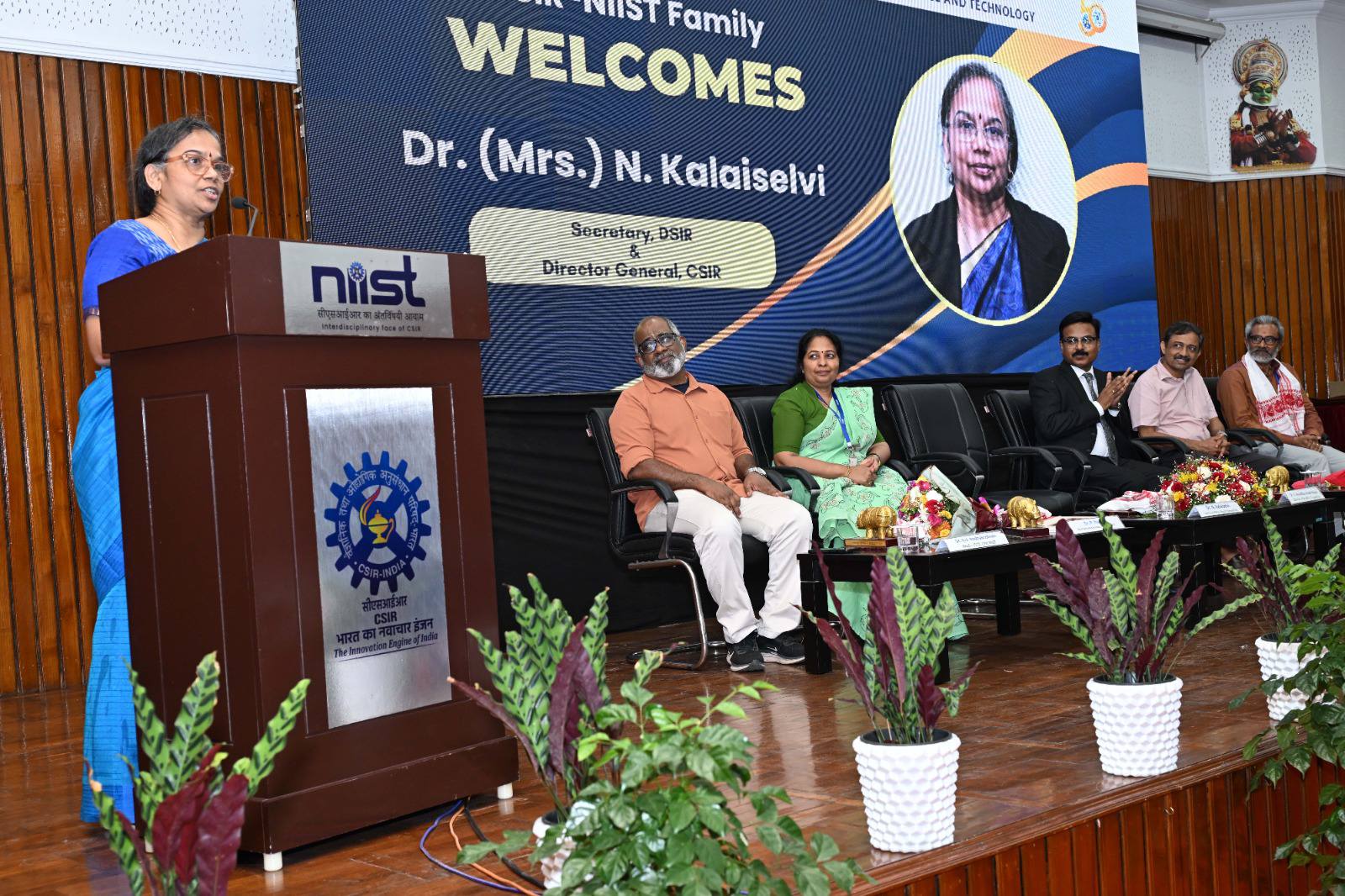 Dr. (Mrs.) N. Kalaiselvi addressed CSIR-NIIST and felicitated the dedicated NIIST family members who played a vital role in the success of IISF-2024