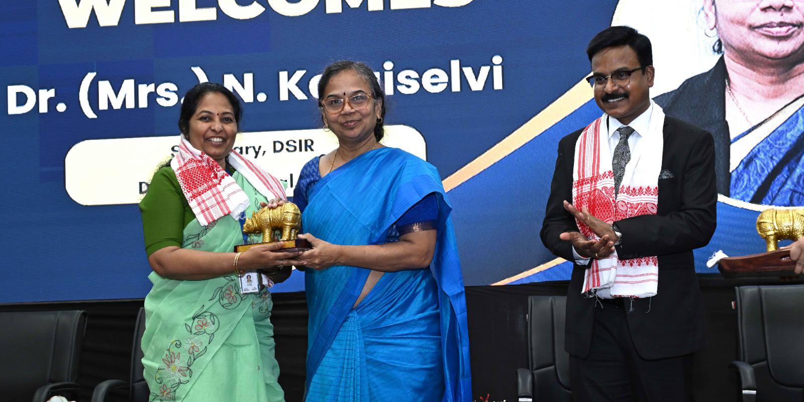 Dr. (Mrs.) N. Kalaiselvi addressed CSIR-NIIST and felicitated the dedicated NIIST family members who played a vital role in the success of IISF-2024