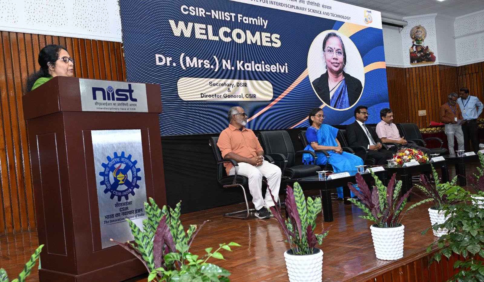 Dr. (Mrs.) N. Kalaiselvi addressed CSIR-NIIST and felicitated the dedicated NIIST family members who played a vital role in the success of IISF-2024