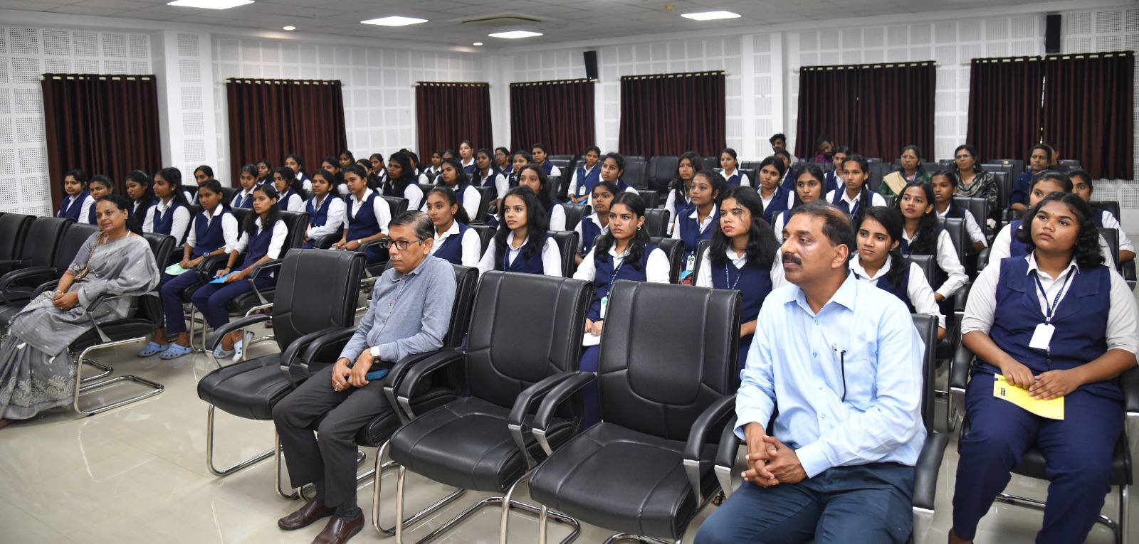 CSIR-NIIST Jigyasa, in partnership with TATA Elxsi CSR, conducted a one-day Career Guidance Workshop for students of Govt. Girls HSS, Malayinkeezhu.