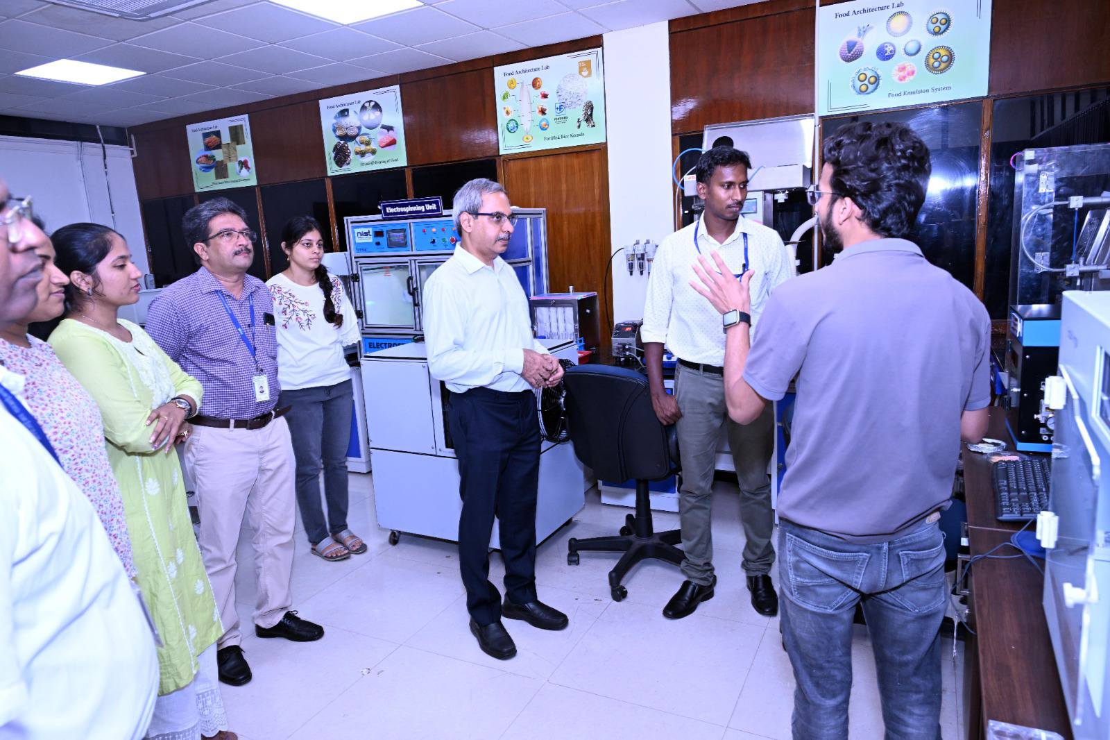 Glimpses from the visit of Prof. Venu Gopal Achanta, Director, CSIR-NPL to our institute