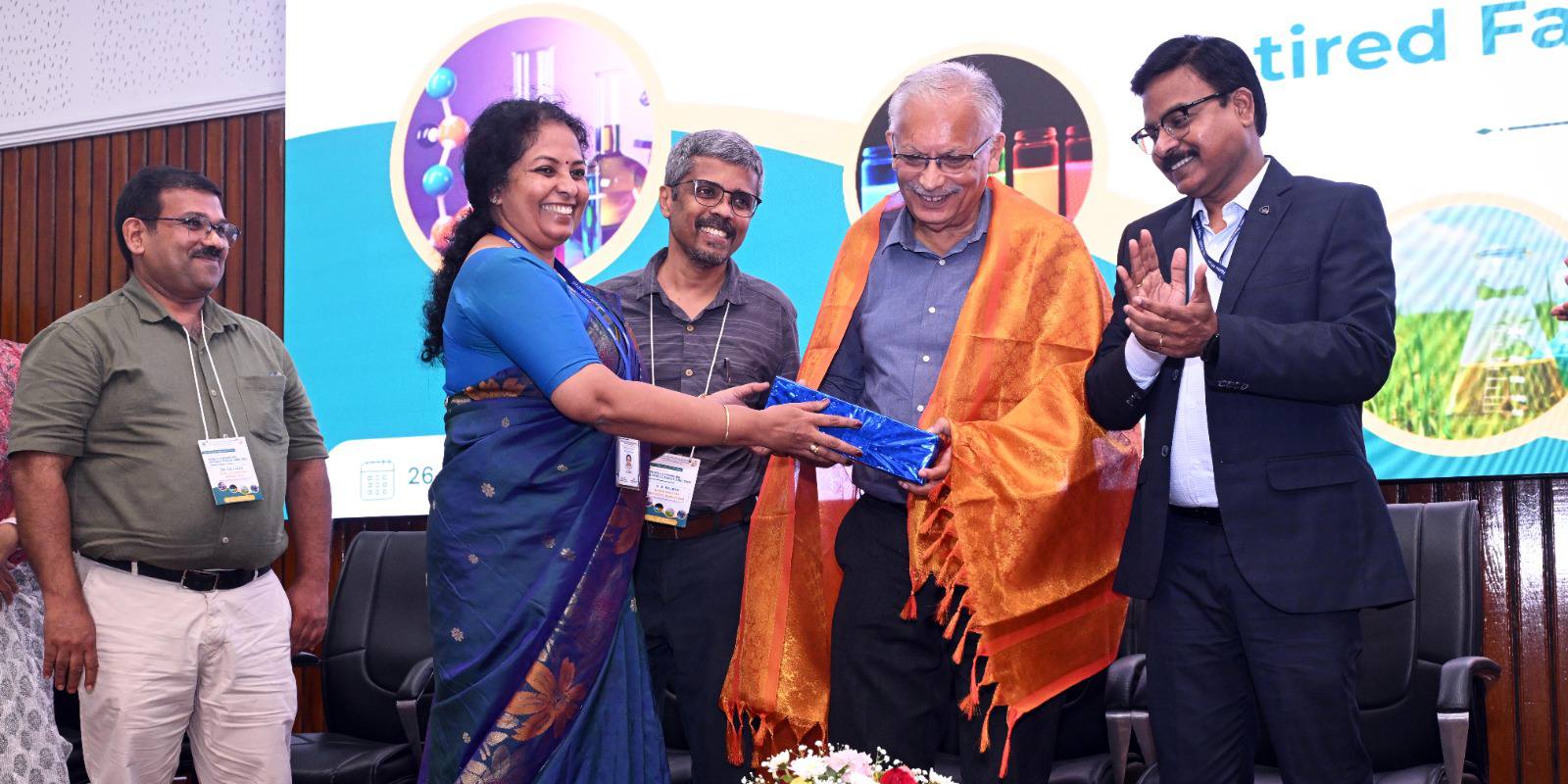 As part of the Golden Jubilee Conclave and the National Conference on Advances in Organic and Materials Chemistry (AOMC 2025), CSIR-NIIST proudly honoured the retired staff members of the Chemical Sciences and Technology Division