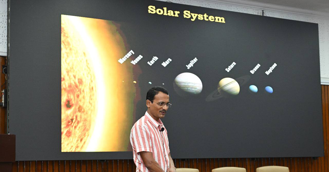 CSIR-JIGYASA & INYAS organized a Science Outreach Program at CSIR-NIIST on 23 Aug 2025