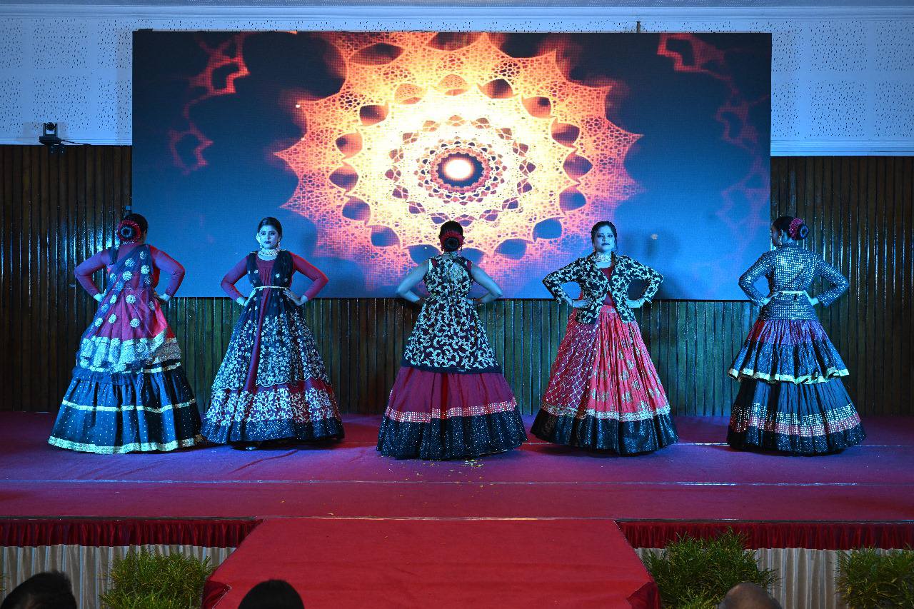 Theyyam-Themed, Indo-Western Themed and Flower-Themed Fashion Show @ CSIR-NIIST as part of Ponnonam @ 50